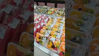 10/30/2025 At the mall buying chopped fruits #project70. I'm tryna reach 70 kilograms from 80 kgs