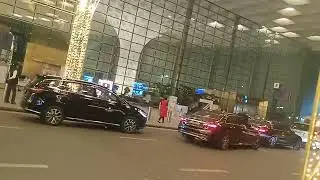 Andheri ka airport mein video banate aap log Tak pahuncha saka black subscribe kar do dost