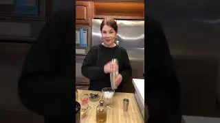 🍊 Cocktails with Colleen- Sparkling Blood Orange Thyme Gin Spritz