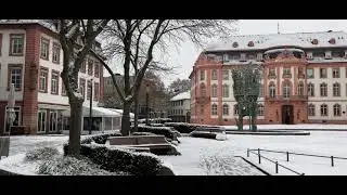Mainz - Schneebedeckter Schillerplatz im Januar 2021