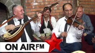 Vëllezërit Duraku - 6 tetor 68 flamuri