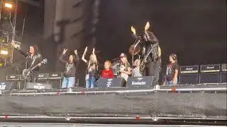 Gene Simmons ,, Shout it out loud 