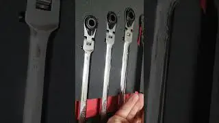 Ez red wr5ml wrench set.