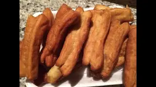 Gi&ograve; Ch&aacute;o Quẩy (Chinese Donuts)