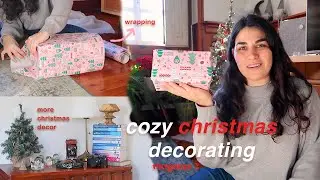 wrapping  & adding cozy christmas decor | VLOGMAS 2 🎁🎄