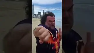 Jack Black&rsquo;s reaction to Paparazzi recording him