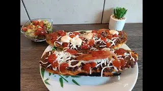 Grill szendvics dar&aacute;lt h&uacute;ssal &eacute;s sajttal &ndash; gyors, szaftos &eacute;s &iacute;nycsikland&oacute;! #recept #grill #szendvics