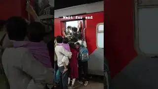 Avadh express Live status sleeper