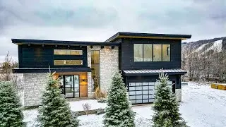 Blue Mountain Chalet - Patty Mac Custom Build Showcase