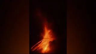 Mount Etna eruption: Catania airport closed after Sicily volcano erupts (Italy) 14/Aug/2023