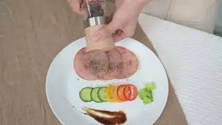 2 in 1 Wooden Salt and Pepper Grinder for Cooking with Ceramic Burr