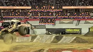 Monter Jam BLACK PEARL Monster Truck RIPS THE TRACK TO SHREDS! #monsterjam #freestyle #monstertruck 