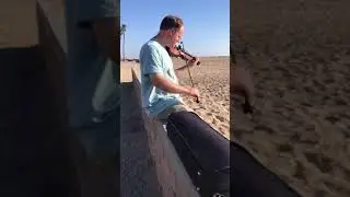 Cali beach violinist