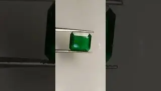 Natural Emerald Swat vivid Green top quality