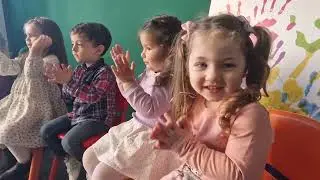 Детски песни/Пееме и играме со рачињата/ Отвори-Затвори