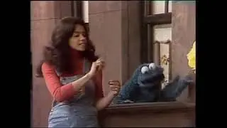 Classic Sesame Street - Cookie Monster Wakes Up Big Bird 1975