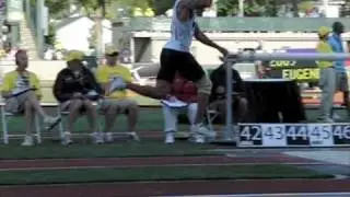 Alonzo Moore competes at the 2009 USATF National Championships