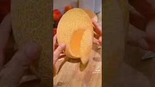 Melon cutting