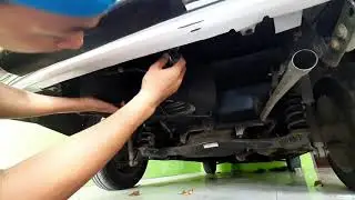 Cara membuka ban cadangan mobil daihatsu sigra