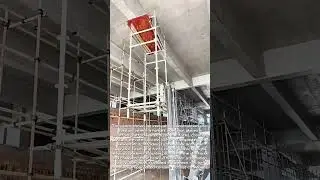 Smart Hack: Forklift Transforms Into Mobile Scaffolding in Genius Move