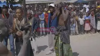 KABILA LA WASANDAWE, NGOMA YA SIMBOO INAVYOTOA MASHETANI!!!!