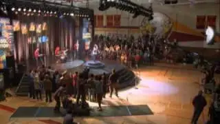 Charice sings 