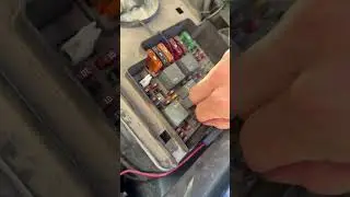 How to change horn fuse