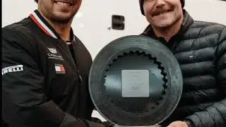 Checo Perez celebra su cumplea&ntilde;os con su equipo Cadillac probando su auto Formula 1 en Barcelona