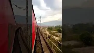 12471 Swaraj Express Mumbai Bandra Terminus To SMVD Katra&hearts;️🔥 #railtrack #railwayrailin #indiarailway