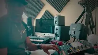 &ldquo;Alice In Chains&rdquo; Flip (here comes the rooster). Mpc Gang AKAI Culture. Allwoodsteam Ent!