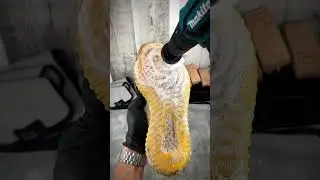 HOW TO CLEAN YEEZYS 🔥 SUBSCRIBE FOR PART 2 ✅