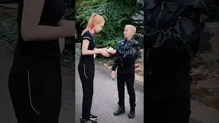 Help the girl escape the robber [Tracy Huynh] #kindness #viral #action #hero #respect #help #happy