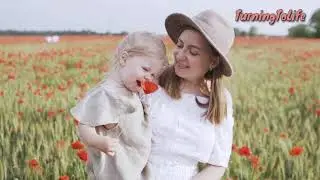 Remembering Simple Times | Mom and Daughter | Old Memories | Cute little kid | Family love Video