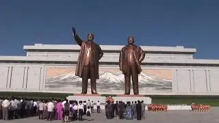 Mansudae Hill Grand Monument, Statues of Kim Il-sung & Kim Jong-il, Pyongyang, North Korea (DPRK)