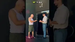 Менеджер видит, как бедняк открывает двери&hellip; То, что он делает дальше, вас шокирует! 😱❤ #короткий ...
