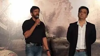 MUST Watch Video: Kabir Khan In A Verbal Spat At 'Phantom' Trailer Launch | Bollywood Gossip