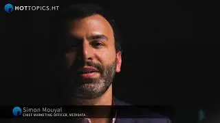 Simon Mouyal invites Chris Capossela to participate in a HotTopics.ht interview