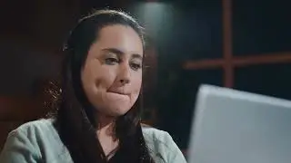 אלה י בפרסומת לעמותת אנוש
