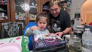VLOG 30: Cheese Advent Calendar - Cheddar with Caramelized Onions 2 - Dec 23 - Day 23