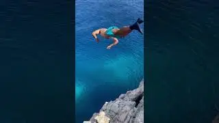 Cliff jumping Zakynthos, full back 8 meters.
