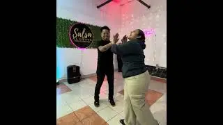 #Bailando #sonidero en las #clasesdebaile de #salsaalgusto con @nellyballetoficial✨🕺💃✨