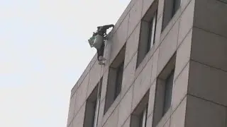Cleveland firefighters rescue stranded window washer dangling from Key Tower