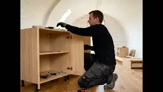 This man built a mini house inside a tree trunk by himself🤯 #asmr #fyp #treehouse #survival #viral