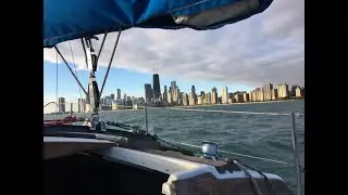 Sailing the lakefront of Chicago on Lake Michigan