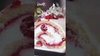 The Ultimate Christmas Raspberry Cake Roll!