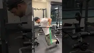 Band-Assisted Dips (demonstration)