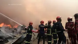 Fire rips through Dhaka clothing market