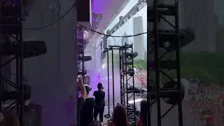 Backstage in Chicag 🎶 Exclusive Behind-the-Scenes Concert Access #chicago