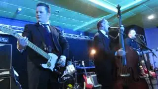 The Fireballs UK & Andy Wren - I think I am falling in love