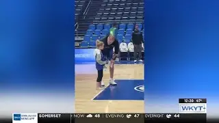 WKYT anchors&rsquo; daughter saves UK basketball players from running lines